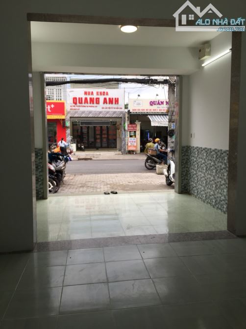 Bán nhà đường Lâm Văn Bền P. ,Quận 7, dt 5x30m, 2 lầu.
