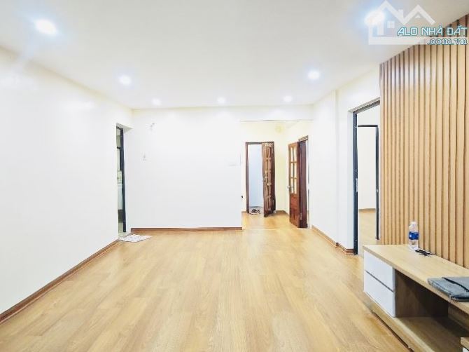 HOA HẬU VĨNH NGỌC GẦN CẦU NHẬT TÂN  Ô TÔ TRÁNH KIINH DOANH TỐT