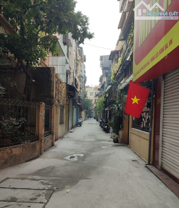 Bán nhà  Phố Chùa Bộc, Trung Liệt, Quận Đống Đa. Sổ A4.  DT: 54,7m, 5 tầng. Giá: 24.5 tỷ
