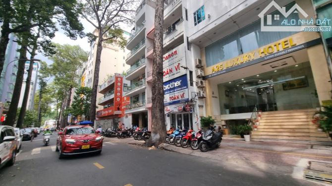 Bán khách sạn mặt tiền đường Bùi Thị Xuân, Quận 1, dt: 4x20m hầm 10 tầng 24p 80 tỷ