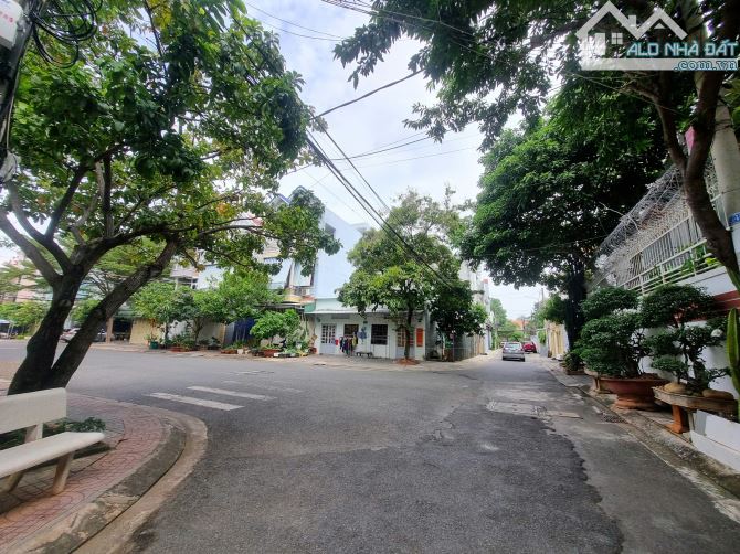 Bán lô đất 2 mặt tiền đường Trương Công Định , khu Song Ngữ P9 TPVT , DT 124m2 giá 7.7 tỷ