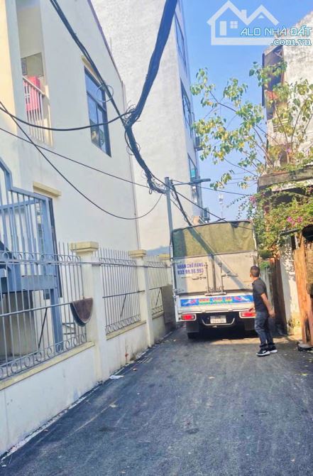 THẠCH BÀN LONG BIÊN. 
NHÀ DÂN XÂY 45 M², 4 TẦNG, MT 4,5 M, 6 T.Ỷ (TL). NGÕ Ô TÔ THÔNG -