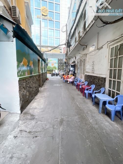 NGAY NGÃ TƯ NGUYỄN VĂN TRỖI GIAO TRẦN HUY LIỆU 36M2