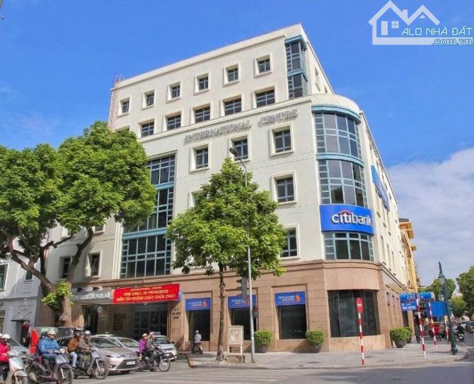 Bán Tòa Văn Phòng Mặt Phố Hàng Bài, Hoàn Kiếm DT 820m2, 13T, MT 43.5m, Giá Cực Rẻ