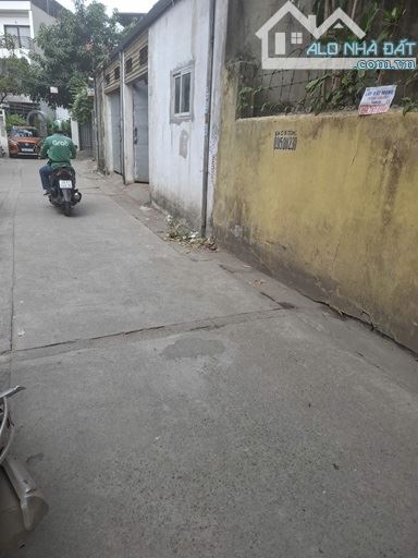 Bán nhà C4 ngõ 75 Ngọc Thuỵ. 32m x 5m, phân lô, vuông vắn, oto vào nhà chỉ 3 tỷ 6 có TL.