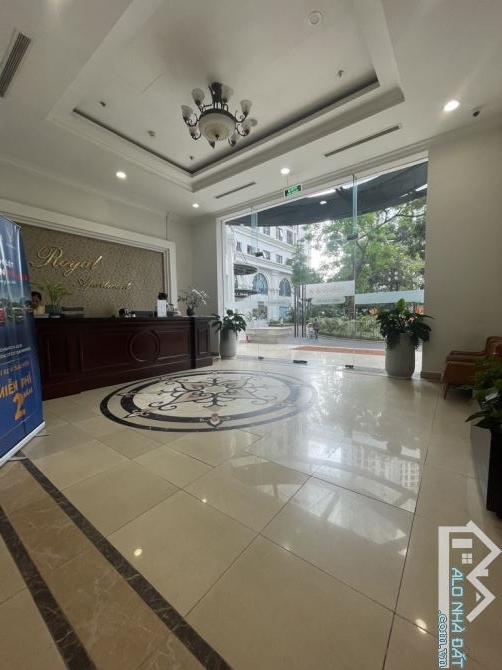 Bán gấp CCCC Royal City, 120m2, 2 ngủ, phòng khách siêu rộng, nội thất đẳng cấp, 10,3 tỷ