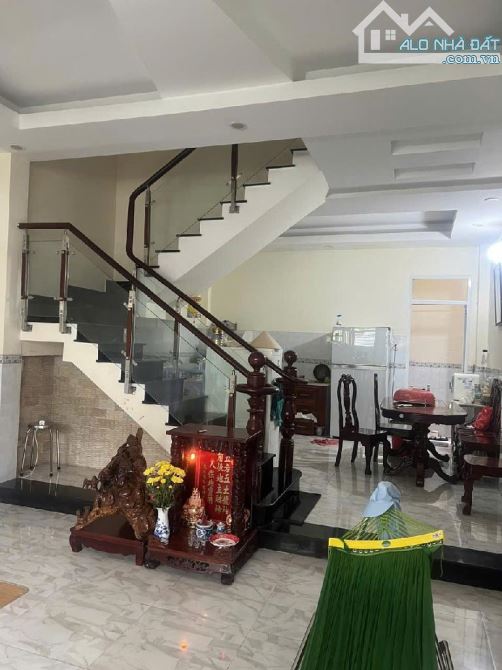 Nhà Phường Phú Thuận, Quận 7. 65m2 - 2 Tầng - HXH - chỉ 6 tỷ hơn.