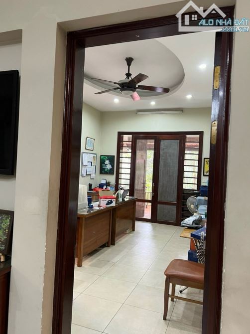 Bán biệt thự siêu hiếm Văn Phú, ô tô tránh, kinh doanh, vỉa hè, sân vườn, 210m2 nhỉnh 33tỷ