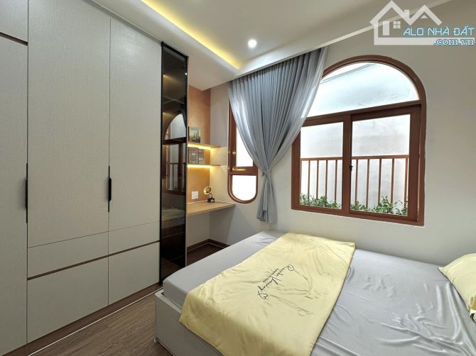 THÁCH THỨC ĐẦU TƯ, NHÀ 3 TẦNG , 100M2, QUẬN 7, RẺ 7.8 CỦ