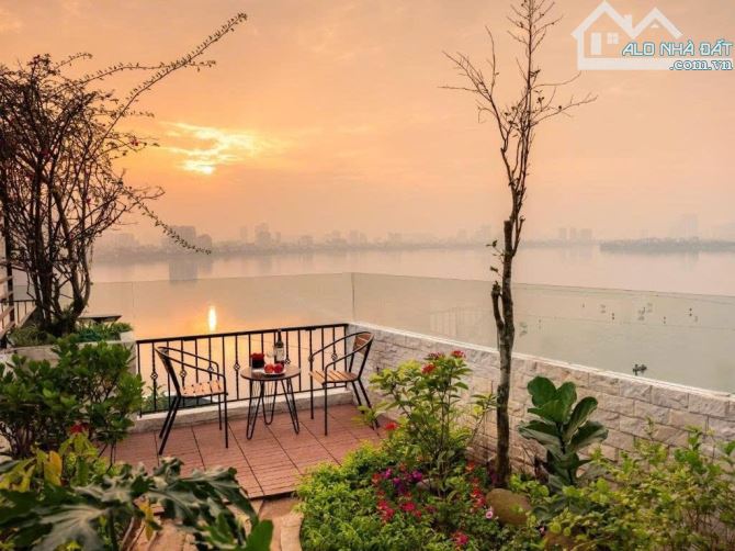 TÒA  APARTMENT MP YÊN HOA 260MX10T -VIEW TRỌN HỒ TÂY-DOANH THU CAO CHỈ 148 TỶ