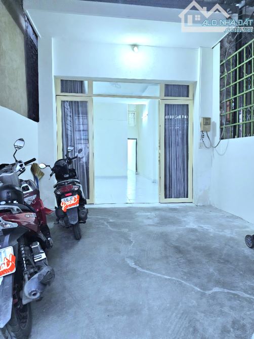 Bán nhà 2 tầng, Hẻm xe hơi Huỳnh Tấn Phát, 80m2 (4x20), cạnh KDC Nam Long Q7, chỉ 6.4 tỷ - 1