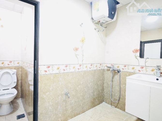 HOA HẬU VĨNH NGỌC GẦN CẦU NHẬT TÂN  Ô TÔ TRÁNH KIINH DOANH TỐT - 1