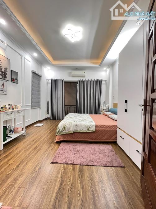 Bán nhà  Phố Chùa Bộc, Trung Liệt, Quận Đống Đa. Sổ A4.  DT: 54,7m, 5 tầng. Giá: 24.5 tỷ - 1