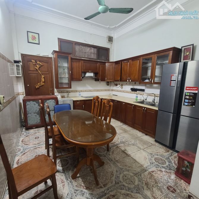 Bán nhà phân lô phố Chùa Láng - Đống Đa - 50m2 - Oto tránh, đỗ - Kinh doanh - 19.5 tỷ. - 1