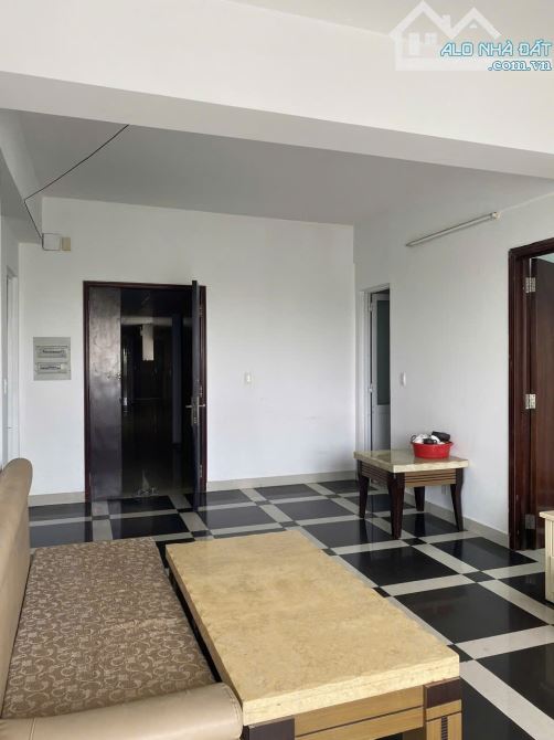 Bán căn hộ ngay Quốc Lộ 1A,sát ngay chợ Bà Hom,81m2,3PN,sổ hồng sẵn,thanh toán 700 triệu - 1