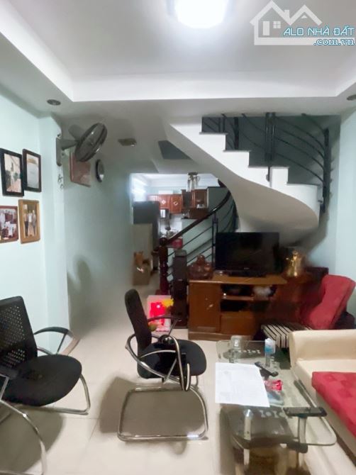 NGAY NGÃ TƯ NGUYỄN VĂN TRỖI GIAO TRẦN HUY LIỆU 36M2 - 1