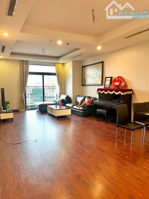 Bán gấp CCCC Royal City, 120m2, 2 ngủ, phòng khách siêu rộng, nội thất đẳng cấp, 10,3 tỷ - 1