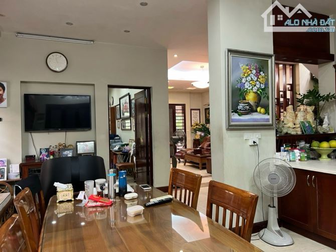Bán biệt thự siêu hiếm Văn Phú, ô tô tránh, kinh doanh, vỉa hè, sân vườn, 210m2 nhỉnh 33tỷ - 1