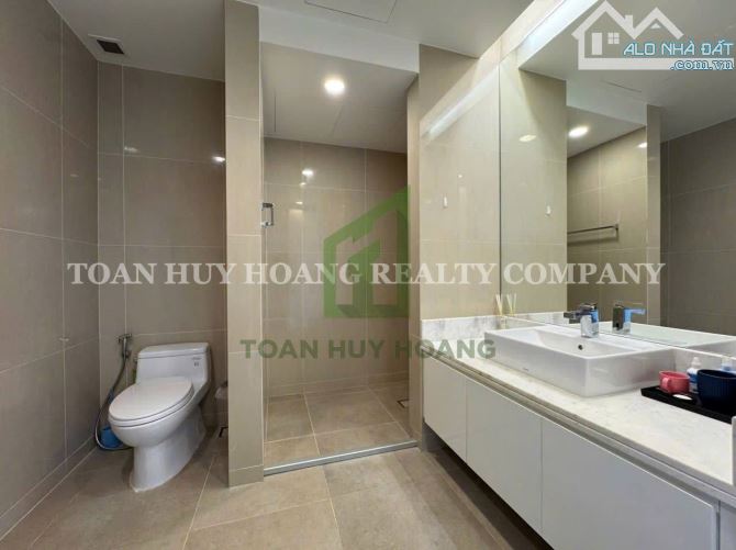 Căn hộ Azura 2 phòng ngủ view sông Hàn - C619 - 12