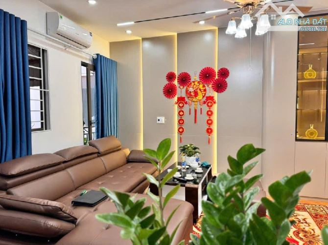 Nhà Đẹp Trịnh Văn Bô Full Nội Thất Mới 44m² 5 Tầng Mặt Tiền 5m Ô Tô Vào Nhà Chỉ 7.8 Tỷ - 2