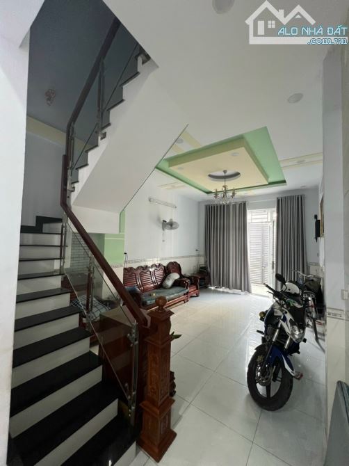 Nhà Sát Trường trinh. 5x17(83m2)-2Tầng- Hẻm Thông- Chỉ 5tỷ19. Còn Tl - 2
