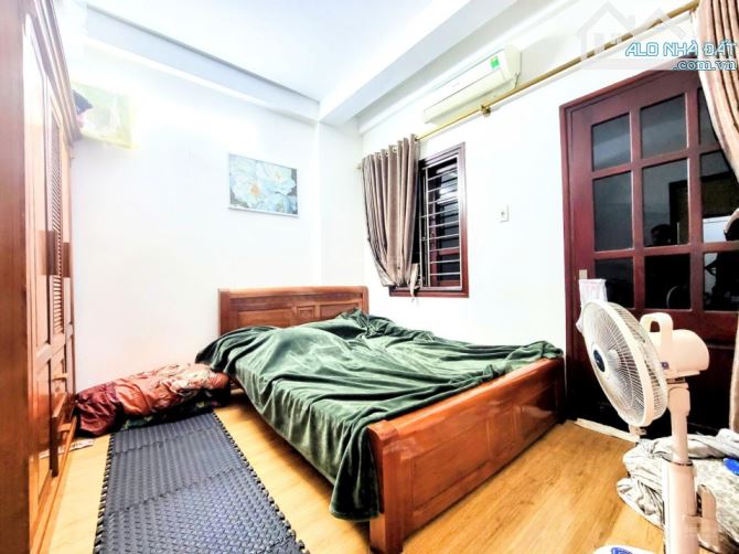 BÁN NHÀ DÂN XÂY THẠCH BÀN 40m2, 5 TẦNG, MT 4.3m, Ô TÔ VÀO, giá 5.2 tỷ - 2