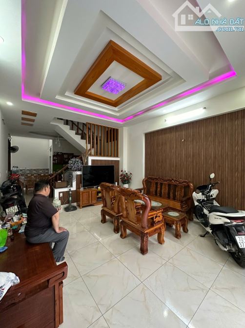 🏡 BÁN NHÀ 1 TRỆT 2 LẦU MỚI ĐẸP - THỔ CƯ 100% - HẺM BÌNH GIÃ 🏡 - 2