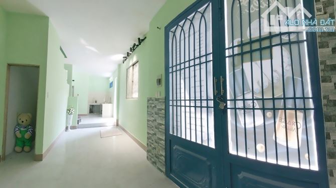 NHÀ 2 TẦNG, MẶT TIỀN RỘNG 10m, CÁCH 1 CĂN MẶT TIỀN KINH DOANH ĐƯỜNG BẾN VÂN ĐỒN Q.4. GIÁ 3 - 2
