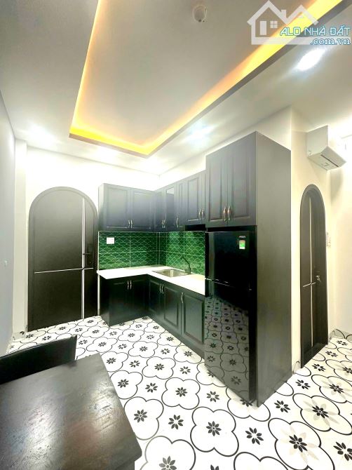 SIÊU PHẨM CHDV CAO CẤP, HẺM 8M TRƯƠNG PHƯỚC PHAN, MỚI KENG,4X18M,9 PHÒNG,KHOÁN 45TR,9.xx - 2