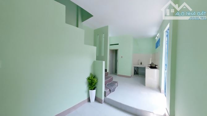 NHÀ 2 TẦNG, MẶT TIỀN RỘNG 10m, CÁCH 1 CĂN MẶT TIỀN KINH DOANH ĐƯỜNG BẾN VÂN ĐỒN Q.4. GIÁ 3 - 3