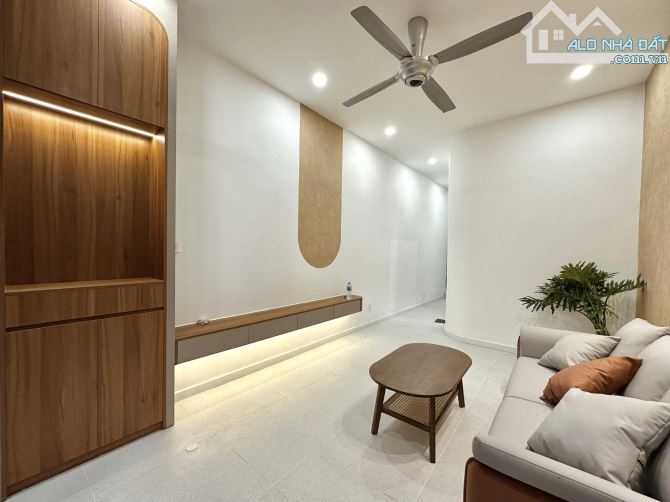 THÁCH THỨC ĐẦU TƯ, NHÀ 3 TẦNG , 100M2, QUẬN 7, RẺ 7.8 CỦ - 3