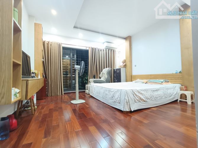 Gia đình chủ chuyển chỗ ở mới. Bán nhà 210 Lê Trọng Tấn, Thanh Xuân. DT: 88m. Giá: 27.9 tỷ - 4