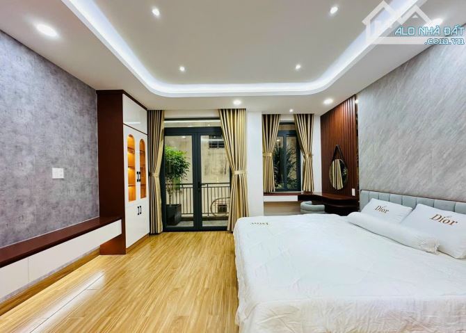 Rẻ nhất khu sân bay - HXH tránh Hậu Giang phường 2 - gần 100m2 - 5 tầng có hầm - 15 tỷ - 4