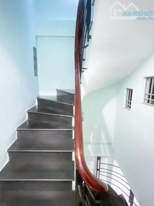NGAY NGÃ TƯ NGUYỄN VĂN TRỖI GIAO TRẦN HUY LIỆU 36M2 - 4