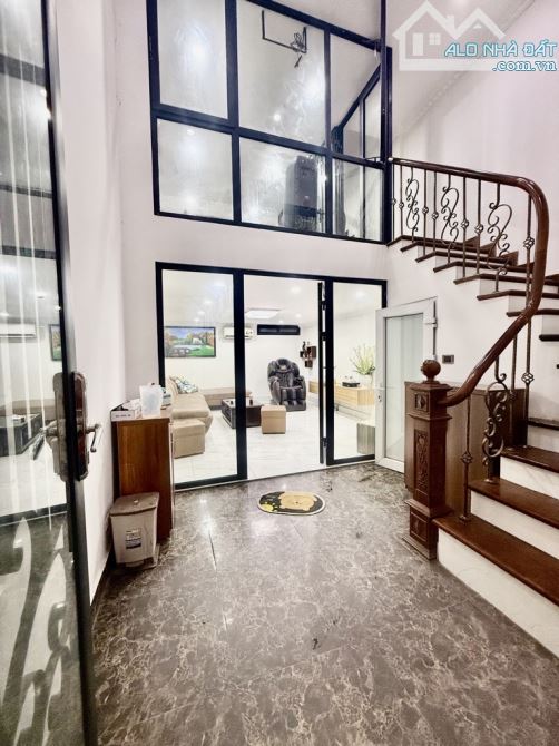 Bán nhà đẹp gần phố, 2 mặt thoáng 6 tầng phố Tương Mai, Hai Bà Trưng