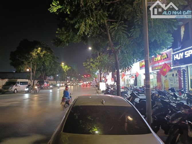 Gia đình chủ chuyển chỗ ở mới. Bán nhà 210 Lê Trọng Tấn, Thanh Xuân. DT: 88m. Giá: 27.9 tỷ - 5