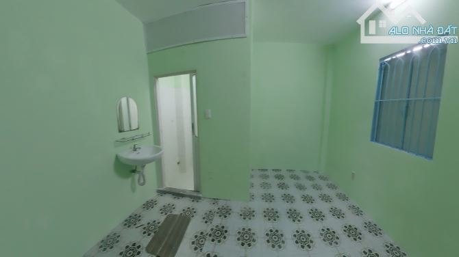 NHÀ 2 TẦNG, MẶT TIỀN RỘNG 10m, CÁCH 1 CĂN MẶT TIỀN KINH DOANH ĐƯỜNG BẾN VÂN ĐỒN Q.4. GIÁ 3 - 5
