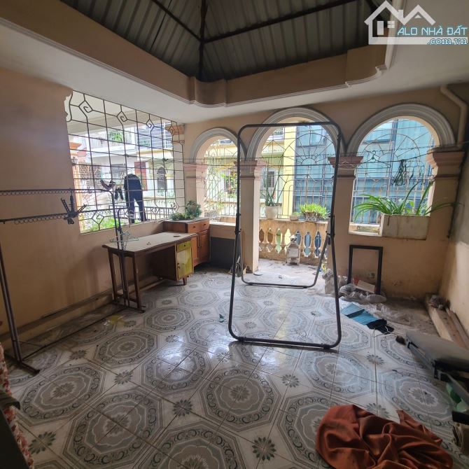 Bán nhà phân lô phố Chùa Láng - Đống Đa - 50m2 - Oto tránh, đỗ - Kinh doanh - 19.5 tỷ. - 7