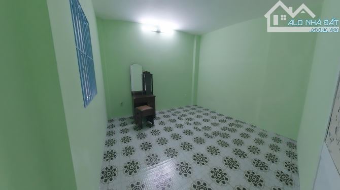 NHÀ 2 TẦNG, MẶT TIỀN RỘNG 10m, CÁCH 1 CĂN MẶT TIỀN KINH DOANH ĐƯỜNG BẾN VÂN ĐỒN Q.4. GIÁ 3 - 7