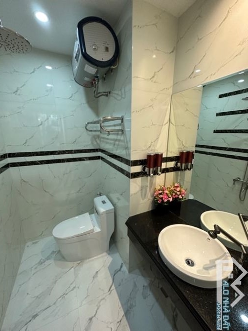 Bán gấp CCCC Nguyễn Lương Bằng, 3PN, 2WC nội thất siêu xịn, view đẹp, 130m2, chỉ 9,5 tỷ - 9
