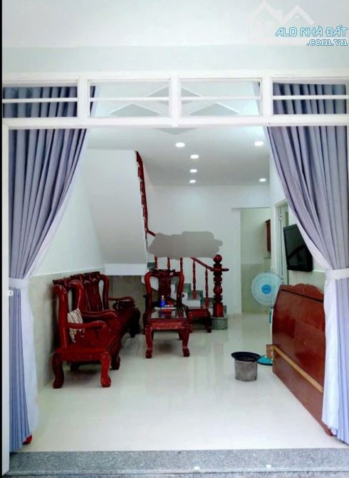 Bán nhà 2 tầng, 62m2, full thổ cư, Dĩ An, Bình Dương.