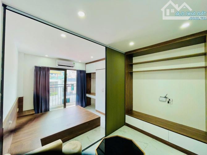 Siêu phẩm dòng tiền, oto đỗ cửa, 2 thoáng, gần Ngã Tư Sở, thiết kế hiện đại, nhà mới