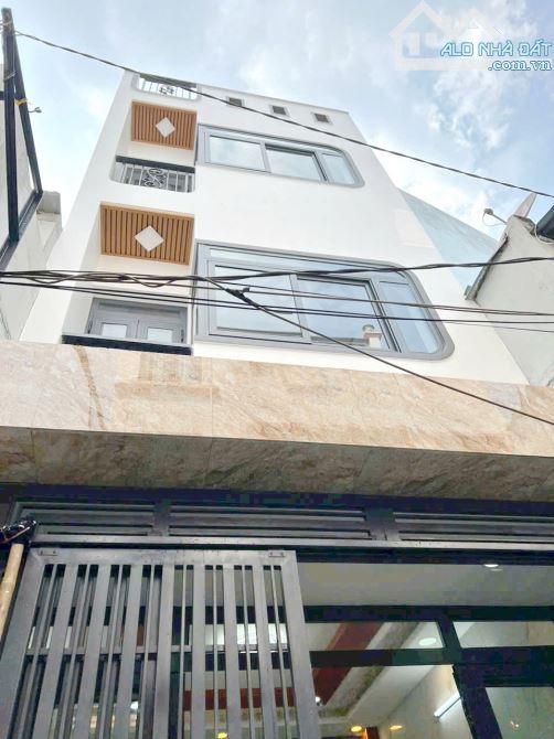 Bán nhà mới 2 lầu hẻm 184 Âu Dương Lân Phường 3 Quận 8
