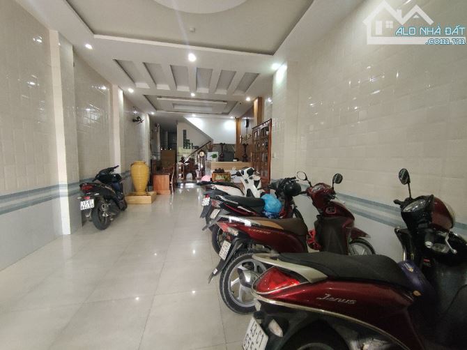 🎉🎉HOTEL 5 TẦNG- MẶT TIỀN KINH DƯƠNG VƯƠNG- LIÊN CHIỂU - DÒNG TIỀN ỔN ĐỊNH.