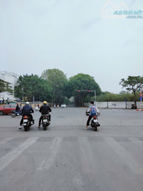 Bán nhà dân xây độc lập phố Việt Hưng, 10m ra ngõ thông ô tô chạy: 35m2 x 5 tầng, hơn 5 tỷ