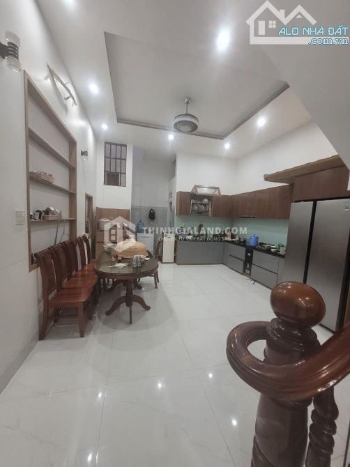 BÁN NHÀ MẶT TIỀN 1 TRỆT 2 LẦU 1 TUM_102M2_VÕ VĂN TẦN_PHƯỜNG THẮNG NHẤT_VŨNG TÀU_CHỈ 9 TỶ