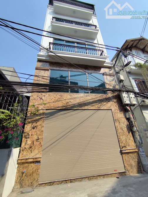 Bán nhà nguyễn văn cừ 62m² , mt 5m , nhà 5 tầng lô góc , ôtô vào nhà giá chào 11,5 tỷ .