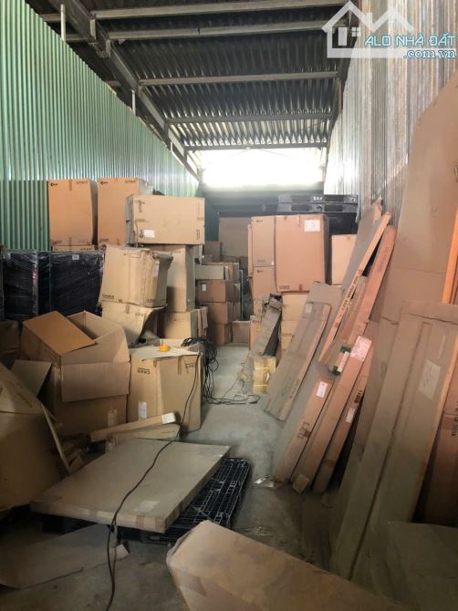 Cho thuê kho nhỏ Quận 7_ DT 170m xe cont vào ban ngày, tường xây sạch đẹp.