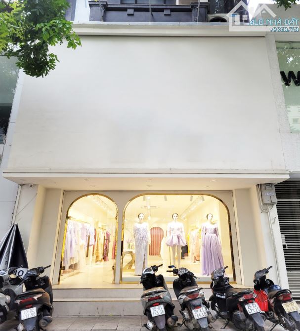 Bán Nhà Mặt Phố Mạc Thái Tổ, Cầu Giấy, DT 125m2 x 5T, MT:6m, Giá Rẻ.