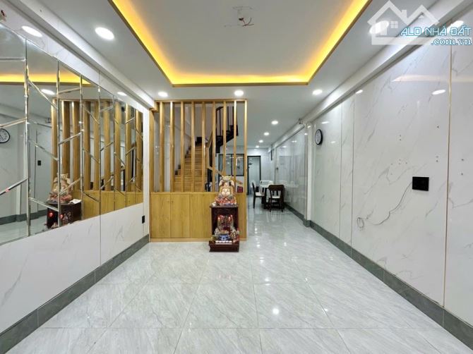 ⭐️LÊ VĂN DUYỆT ⭐️ SÁT VÁCH QUẬN 1⭐️ DTCN 53m2 ⭐️ 3 TẦNG ⭐️ MT 3.5m ⭐️ NHỈNH 5️⃣ tỉ